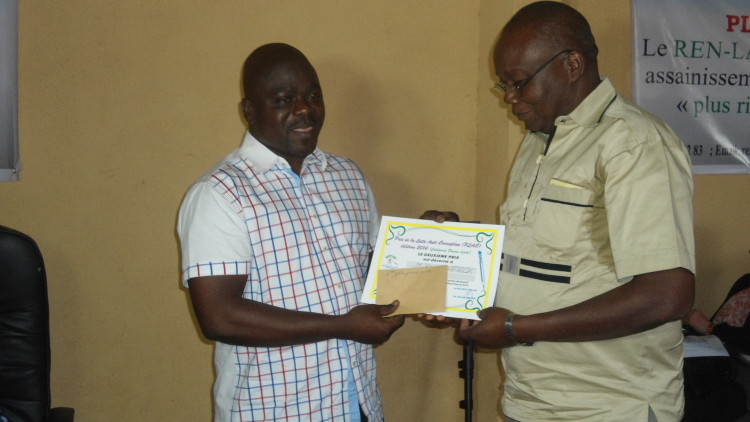 PLAC édition 2015. Hervé d’AFRICK du Courrier confidentiel lauréat.