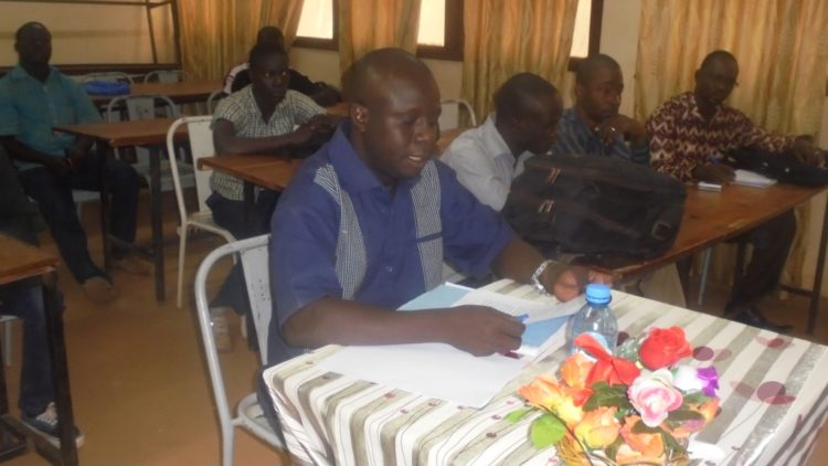 Master en histoire et archéologie. Arzouma OUEDRAOGO décrypte l’impact de la corruption sur le processus démocratique au Burkina Faso.